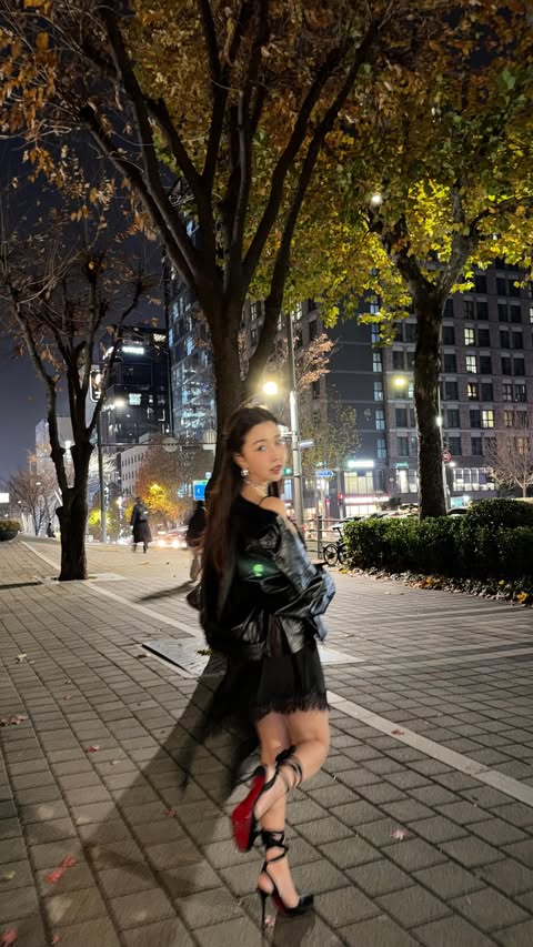 Instagram post by @sunnydahye for Christian Louboutin. Caption reads: 💋.