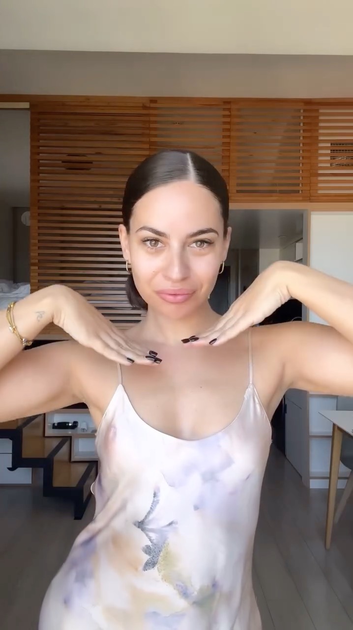 Instagram post by @vannabojovic for Nivea. Caption reads: Vrijeme ne možemo zaustaviti, ali ga ponekad na....