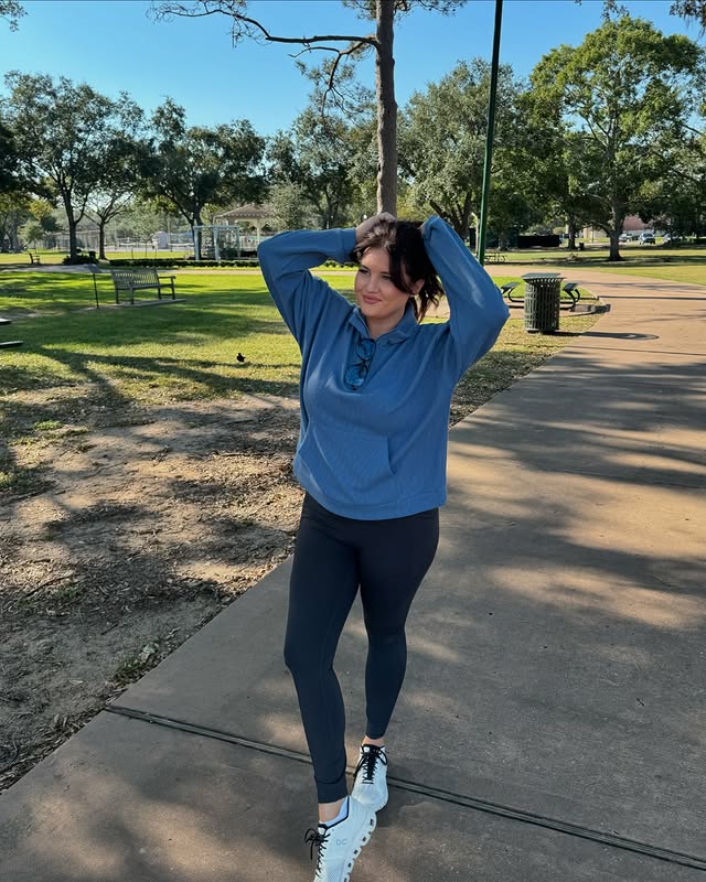 Instagram post by @ms.emileeh for RBX Active. Caption reads: [...] and hit the gym this holiday in RBX Active!....