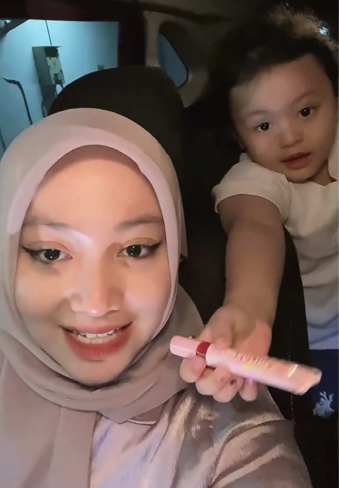 TikTok post by @butikninge for Dazzle Me Indonesia. Caption reads: [...] (my bocil gemasshhhyyy) approved @DAZZLE ME....