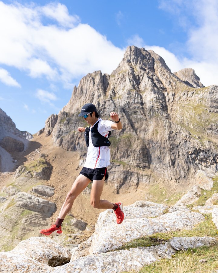 Instagram post by @ryunosuke_omi for COROS. Caption reads: [...] by @salomon @salomonrunning @corosglobal....
