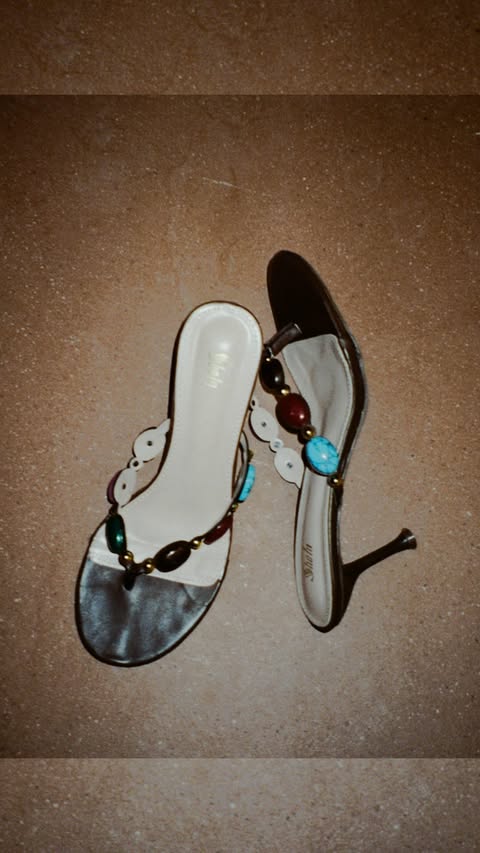 Instagram post by @niathelight for Davines. Caption reads: CURL ESSENTIALS 🦋✨🎀💕 — These are my essential....