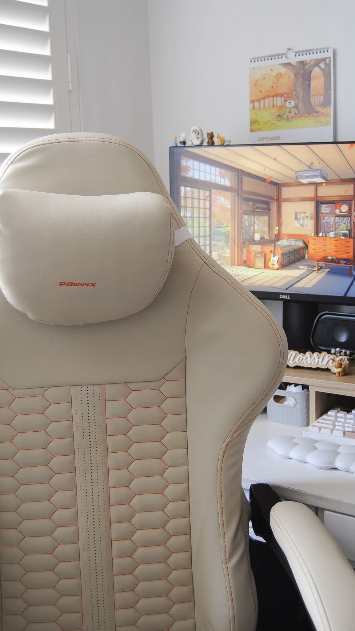 Instagram post by @kohaku_crossing for DOWINX. Caption reads: [...] loving my beige  LS-66d89d chair from....