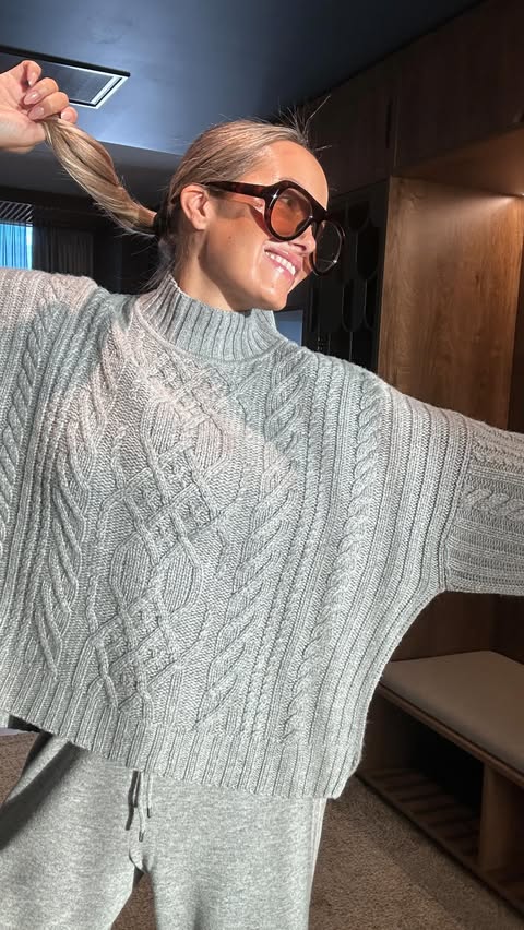 Instagram post by @the.scandi.life for Marc Cain. Caption reads: [...] in cashmere, silk and Wool 🏔️☃️ @marccain....