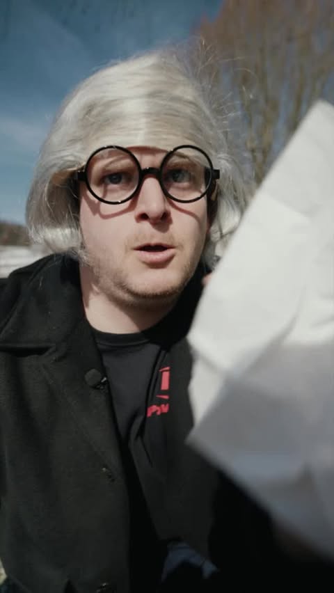 Instagram post by @ericwdrae for Samsung Switzerland. Caption reads: [...] . . . #schweiz #comedy #samsungswitzerland....