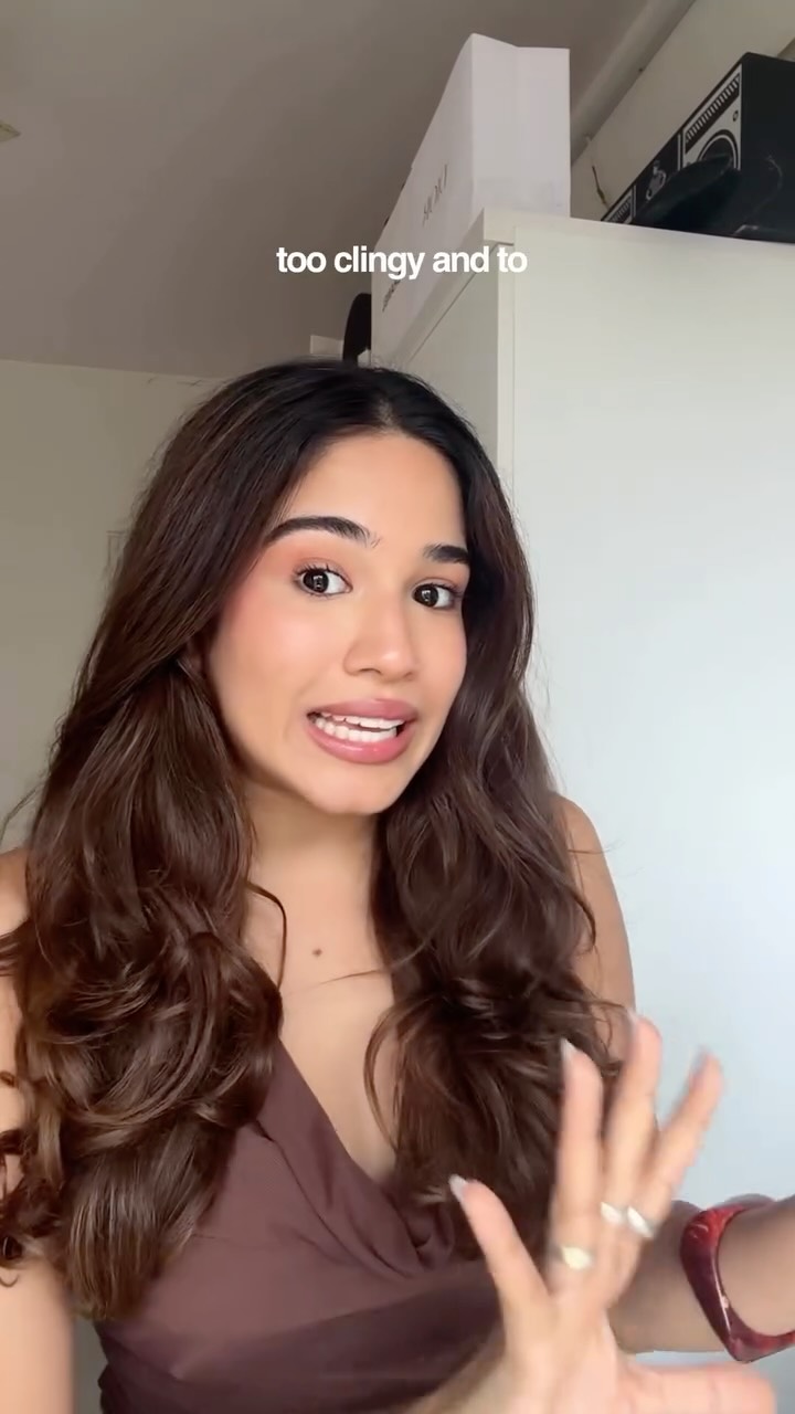 Instagram post by @anmol.duaaa for Foxtale. Caption reads: Comment for LINKS because you REALLY want this....