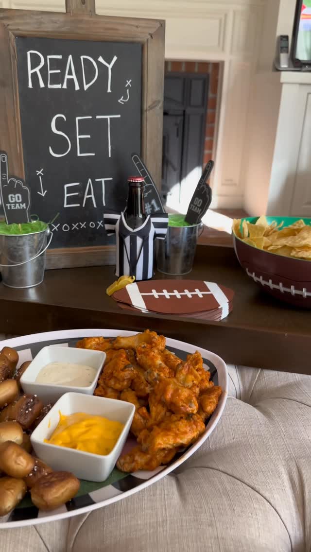 Instagram post by @simplelifeofsunshine for Party City. Caption reads: [...] more special just got easier with @partycity....