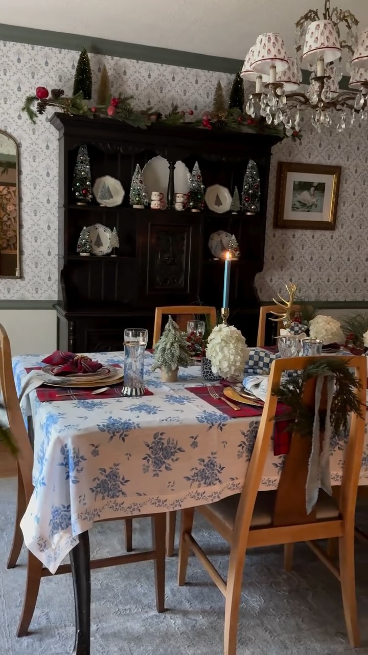 Instagram post by @ruefer.heartandhome for Solino Home. Caption reads: [...] combo of these lovely linens from....