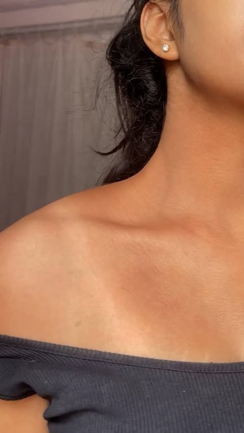 Instagram post by @mansi.skin for mCaffeine. Caption reads: [...] 🔗 

Say bye to dull, tanned skin 👋
Switch....