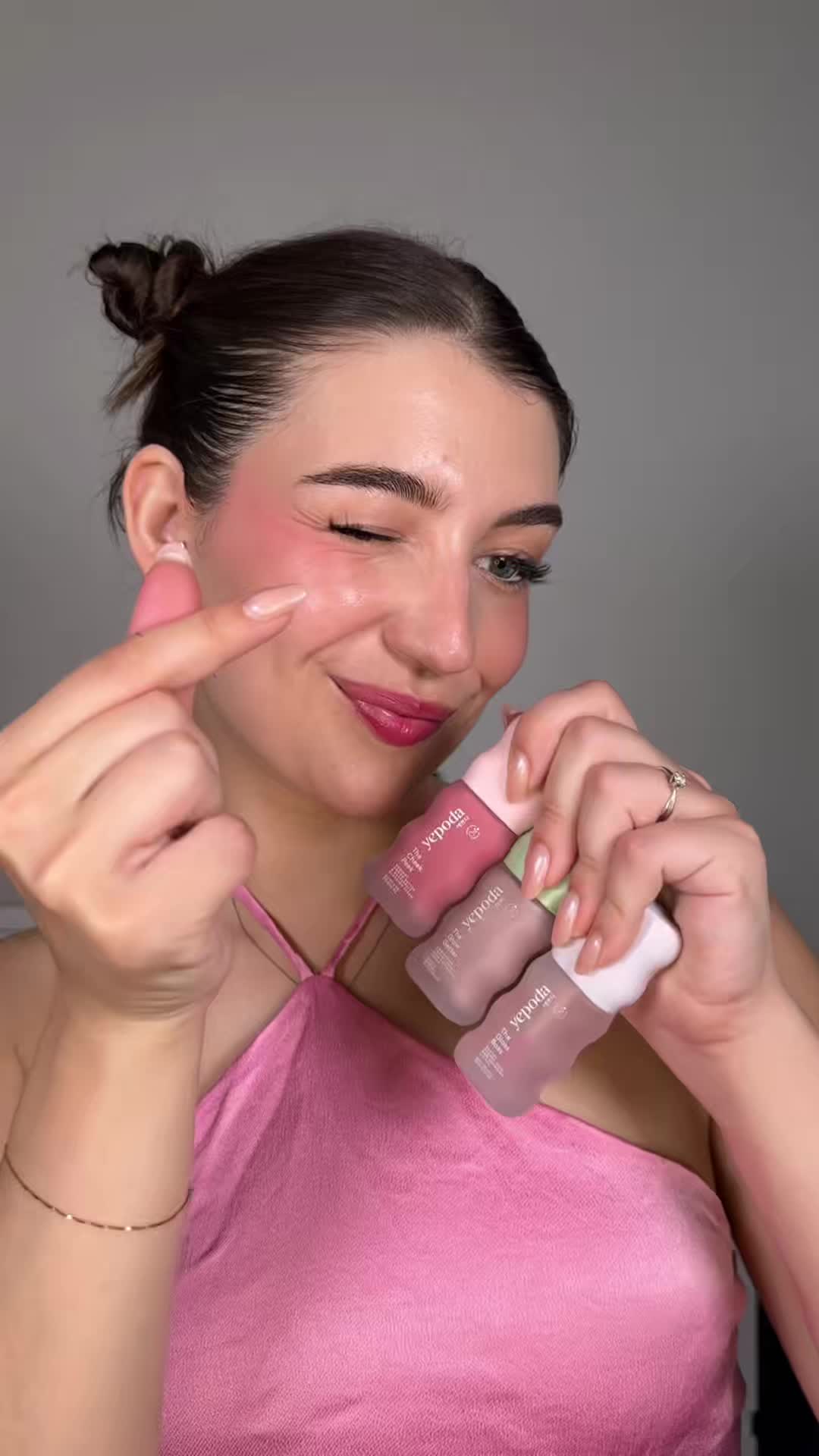 TikTok post by @ilariagalloni for Yepoda. Caption reads: [...] promo per ricevere il Charm Yepoda e....