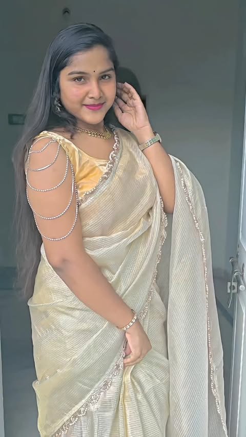 Instagram post by @ravalika_lovely_ for Shopsy. Caption reads: Comment "Link" @shopsy_app #shopsy #shopsyfinds.