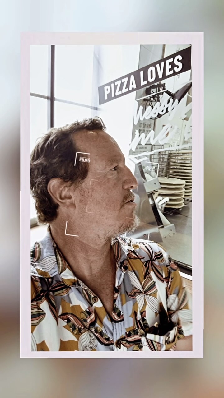 Instagram post by @andrescrespoa for Papa John’s. Caption reads: Calidad y transparencia ante todo, con los mejores....