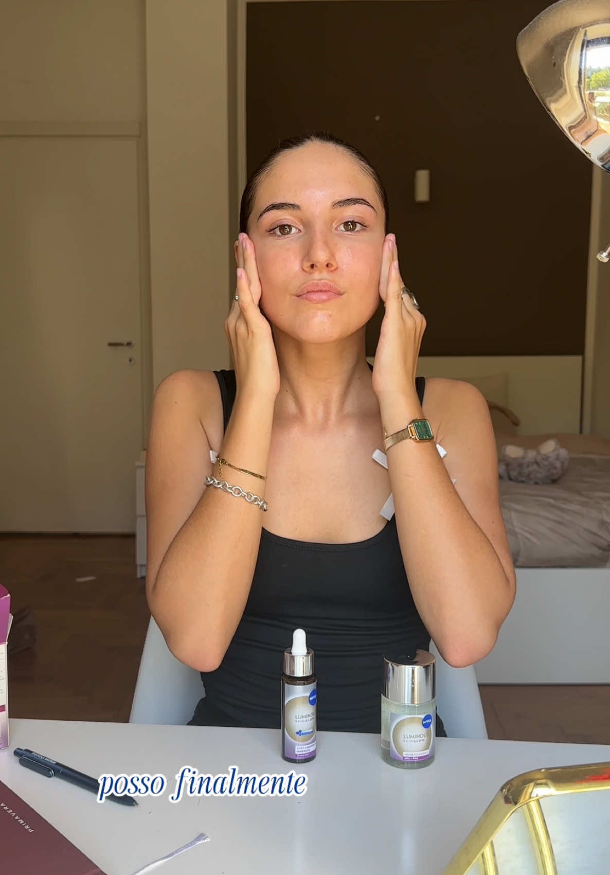 TikTok post by @aariannaprimavera for Nivea. Caption reads: Entrando nella mia ✨Glow Up era✨ provando a....