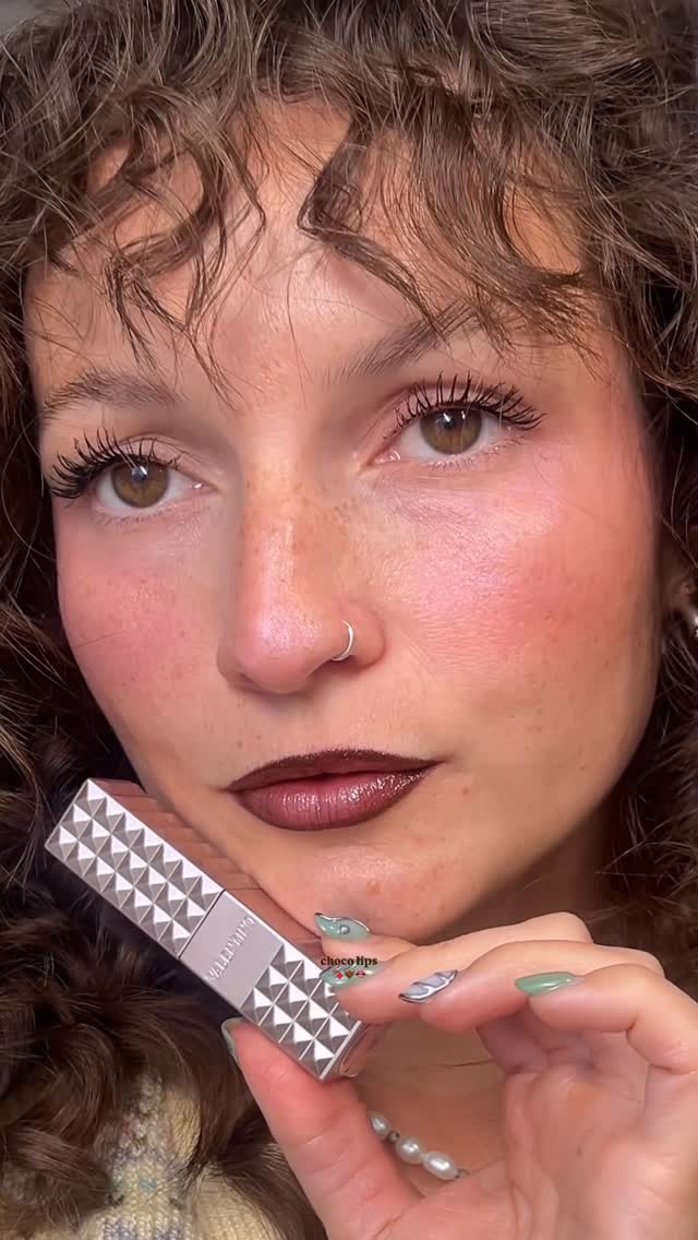 Instagram post by @carminartist for WPP. Caption reads: yum 🤤 

delicious cioco 🍫 lips 👄 

@diorbeauty....