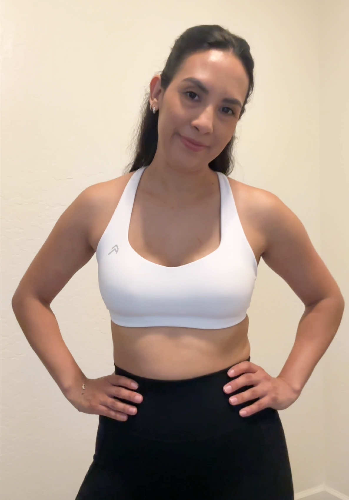 TikTok post by @esmerfit_ for PAVOI Active. Caption reads: #pavoiactive #activewearhaul #summervibes [...].