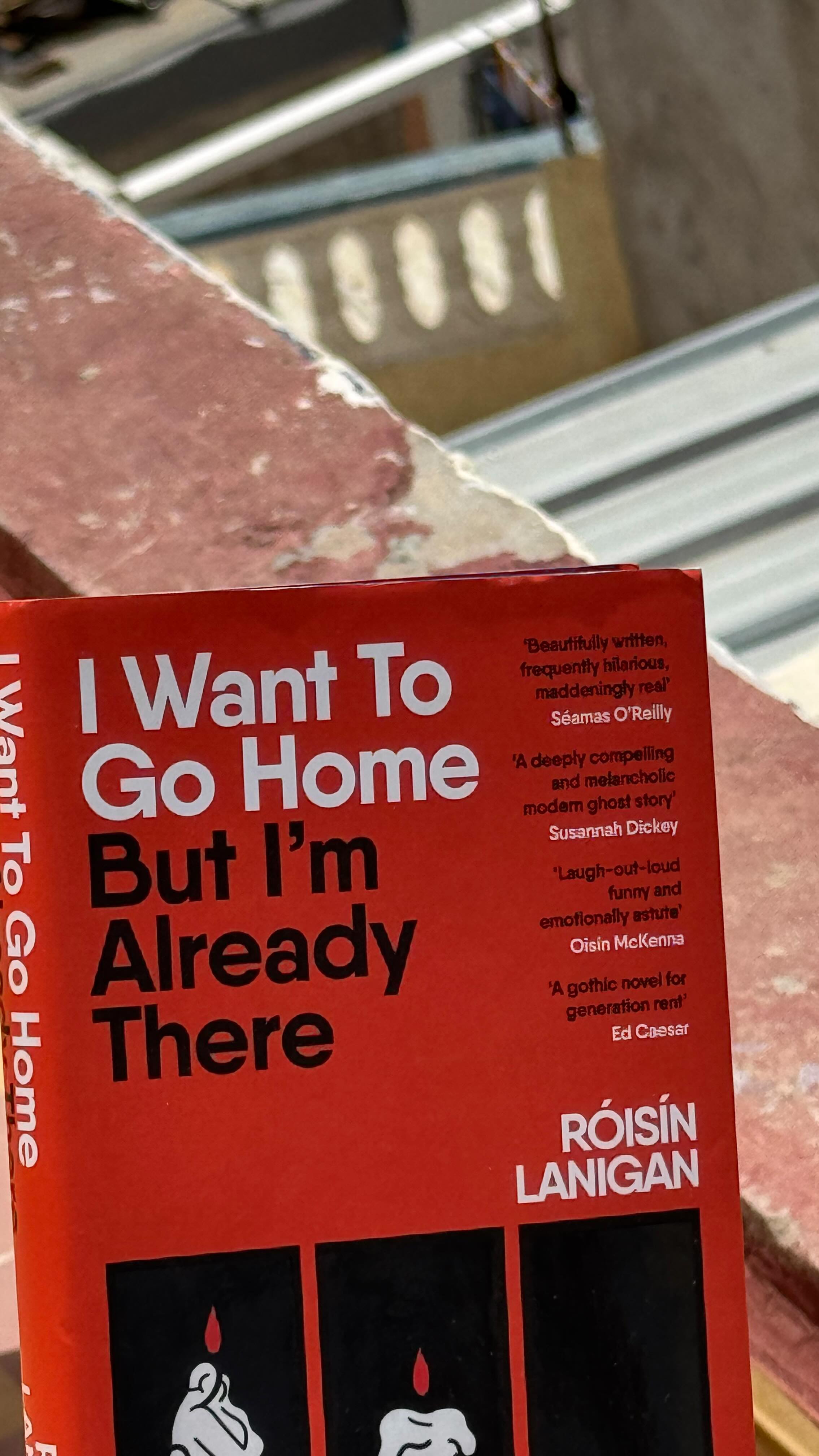 Instagram post by @hasnaeaoki for Aroma-Zone. Caption reads: Ma coiffure signature avec seulement de l’aloe....