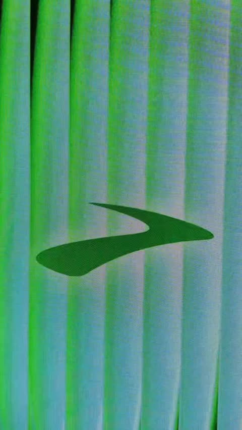 Instagram post by @therunningeffect for Brooks Running. Caption reads: The all-new @brooksrunning Glycerin Flex 🔥 

This....