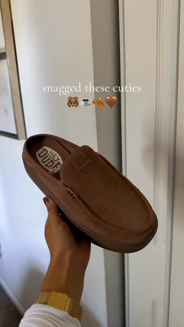 Instagram post by @logan_faye for HEYDUDE. Caption reads: with leggings and a flannel these are going to be....