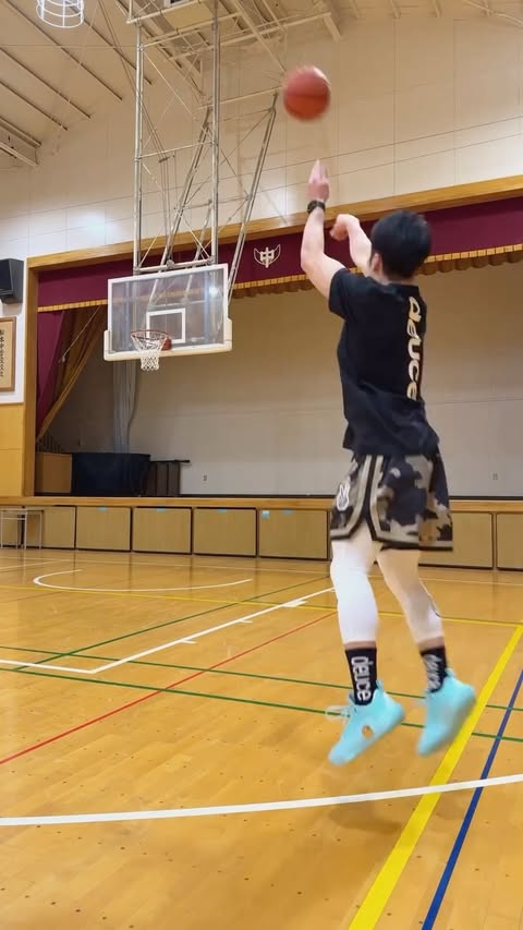 Instagram post by @kotakahashi.6 for Deuce Brand. Caption reads: @deucebrand @deucejapan.