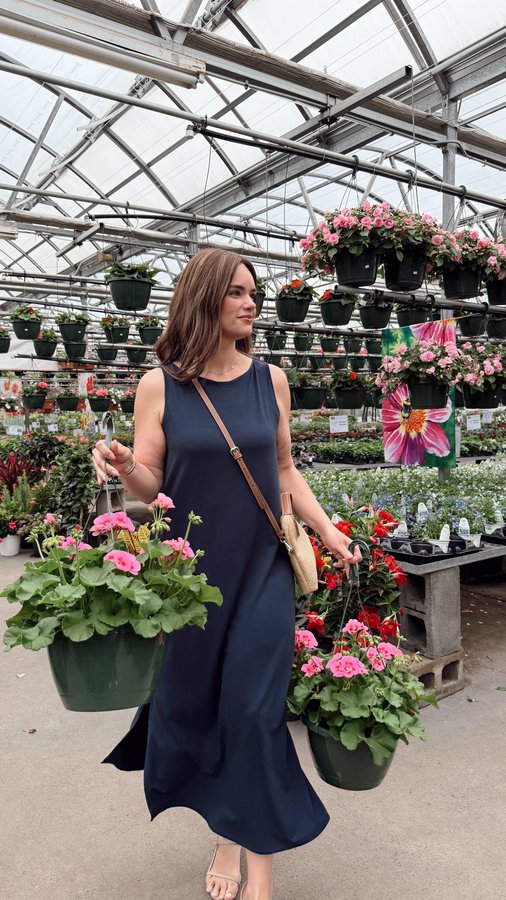 Instagram post by @maddy_gutierrez_ for J.Jill. Caption reads: #ad #jjillstyle
Early summer is giving me soft....