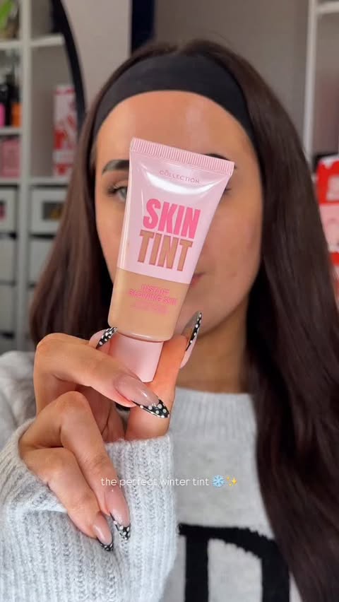 Instagram post by @itsheatherbell for Collection Cosmetics. Caption reads: [...] she’s oily girl friendly 🤭✨
from....