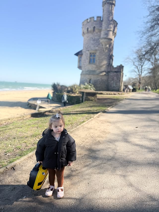 Instagram post by @mia.plus.four for My Carry Potty. Caption reads: [...] journey we need a little help 😮‍💨....