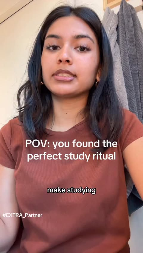 Instagram post by @fatimahs.guide for EXTRA Gum. Caption reads: this tiny ritual made studying so much easier....
