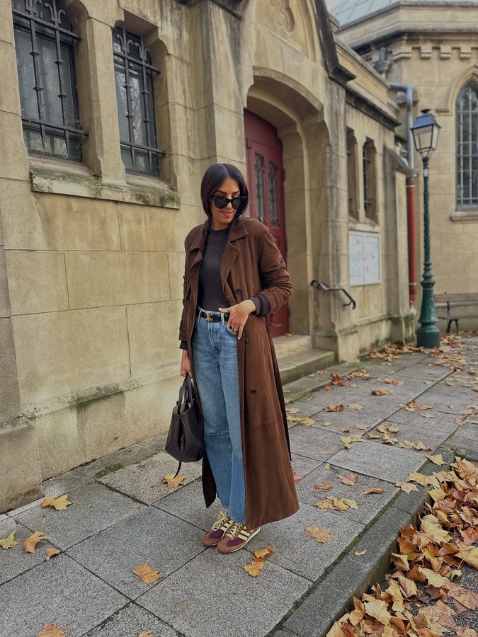 Instagram post by @r_o_x_a_n_e for AGOLDE. Caption reads: [...] @rosaeparisofficial 
Maille @hm 
Jean....