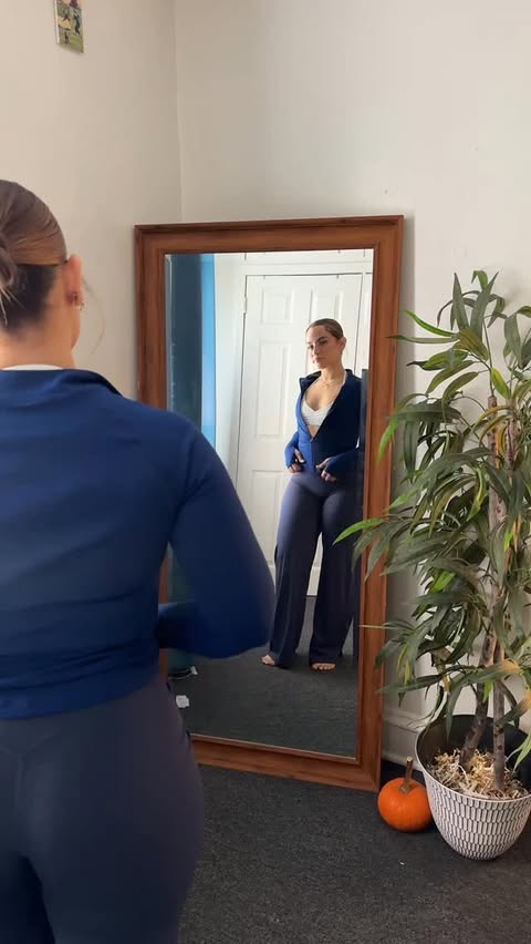 Instagram post by @iamyasmin.vargas for Yeoreo. Caption reads: Ajá asesina sin matar 😙😂 toca pierna hoyyy a....