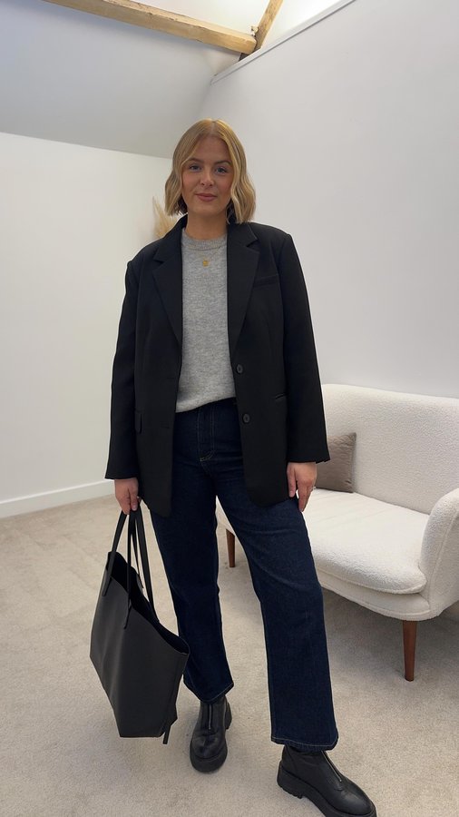 Instagram post by @elizabethdaisy for Flattered. Caption reads: [...] die’s for the last 2 years!! 

Boots....