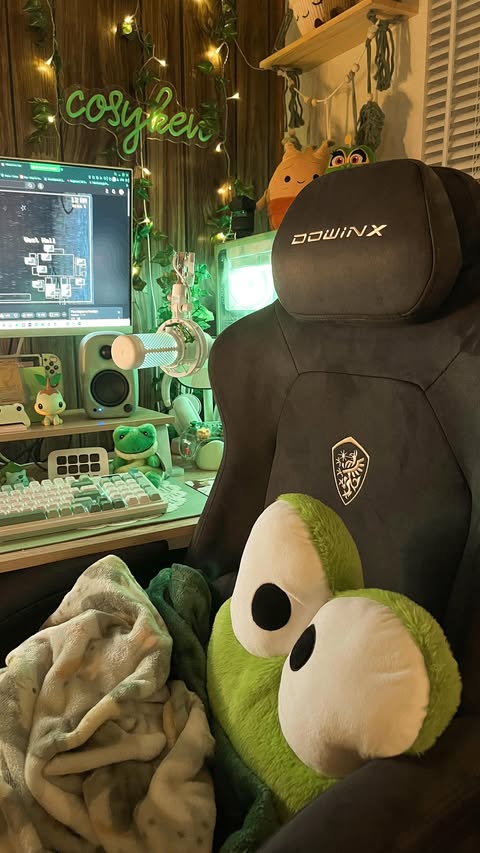 Instagram post by @cosyken for DOWINX. Caption reads: this and my phone on do not disturb 😴

idek how....