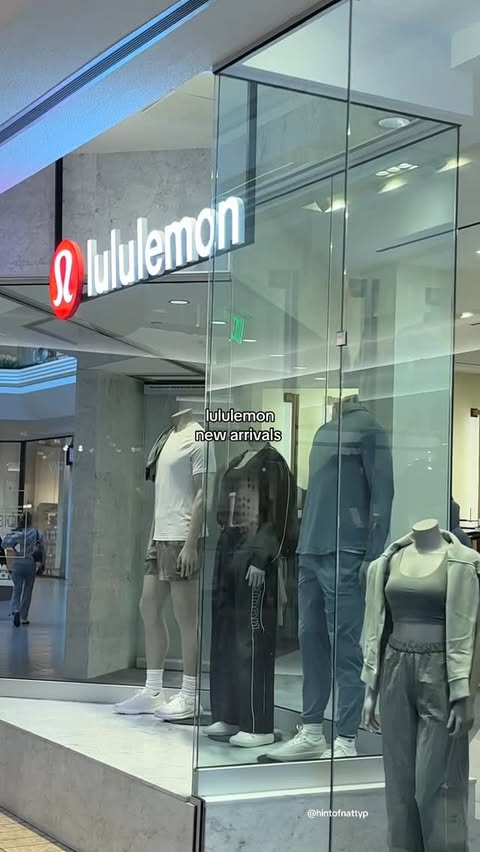 Instagram post by @hintofnattyp for lululemon. Caption reads: loving this new blue shade 🩵 | @lululemon new....
