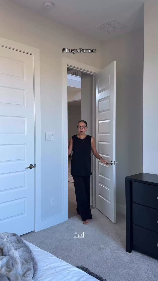 Instagram post by @greeneyesgoldsoul for Roku. Caption reads: #ad This Hiro @rokuplayer was what this room was....