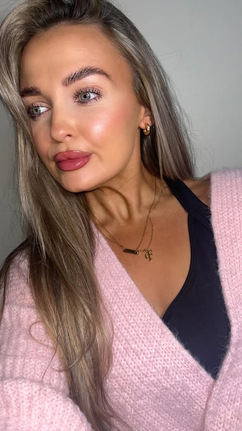 Instagram post by @fionahogan_bridalmakeup for Dylan Oaks. Caption reads: [...] is complete without accessories 🤌🏼....