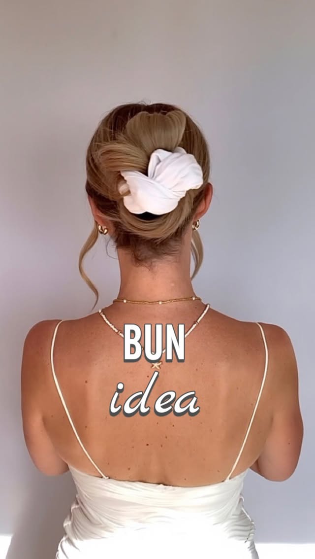 Instagram post by @hair_is_fun_ for Fiona Franchimon. Caption reads: [...] hair accessory 👉🏼 No. 1 HAIRPIN....