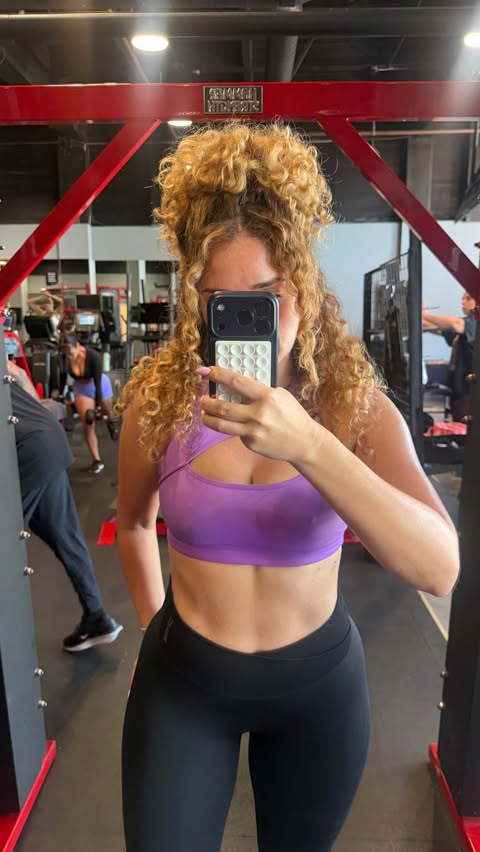 Instagram post by @persiabella for Sweet Sweat. Caption reads: [...] Enhancer + Waist Trimmer bundle by....