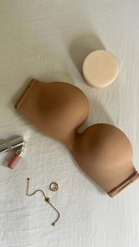 Instagram post by @laurencahill__ for Boux Avenue. Caption reads: Testing the viral strapless bra from @bouxavenue....