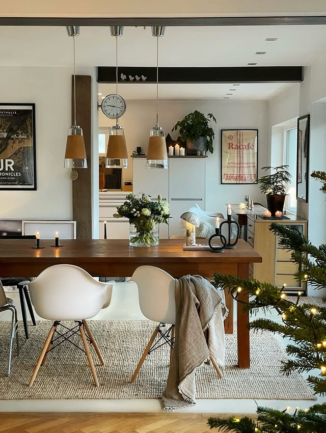 Instagram post by @living.inmyhouse for ELLE DECOR. Caption reads: [...] #solebich @elledecorationgermany #kitchen....