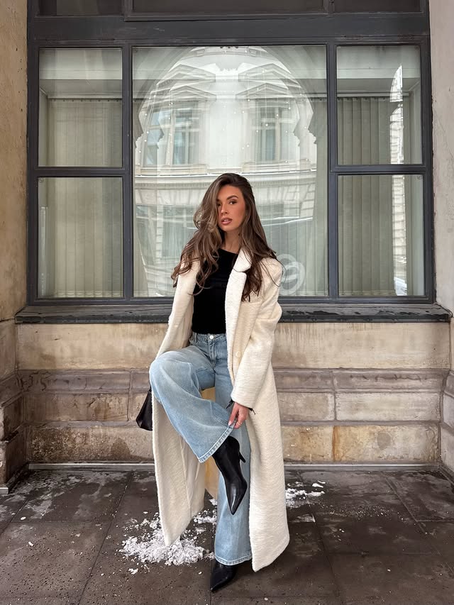 Instagram post by @amelie_weissenberger for NA-KD. Caption reads: Werbung// photo buffet 🤍 full look from....