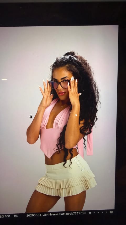 Instagram post by @stephychica for Zenni. Caption reads: Style my @zennioptical prescription glasses with....