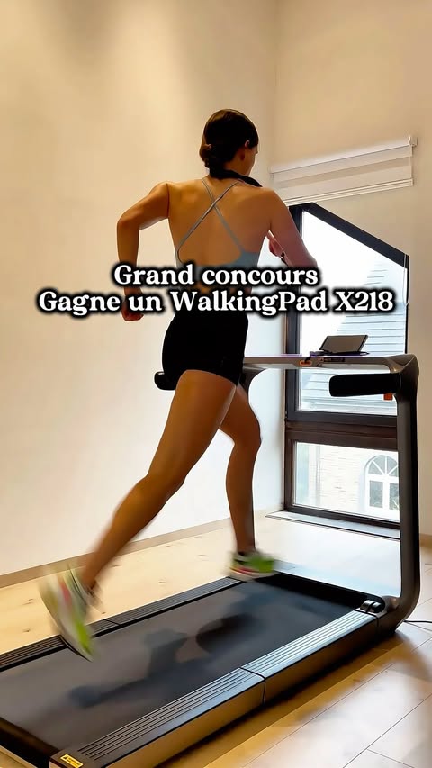 Instagram post by @helena_kohlanta for WalkingPad. Caption reads: [...] ? 🤩 Tentez de remporter le WalkingPad X218....