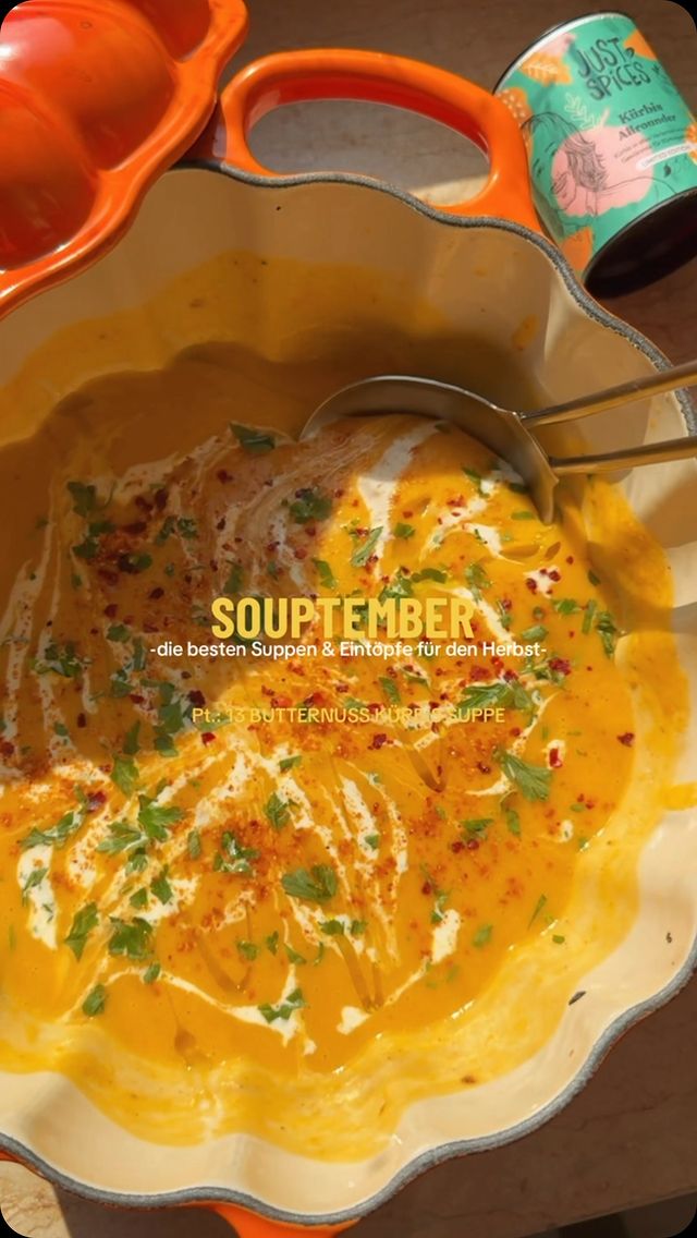 Instagram post by @piaundhalloumi for justspices. Caption reads: BUTTERNUSS KÜRBIS SUPPE mit dem Kürbis Allrounder....
