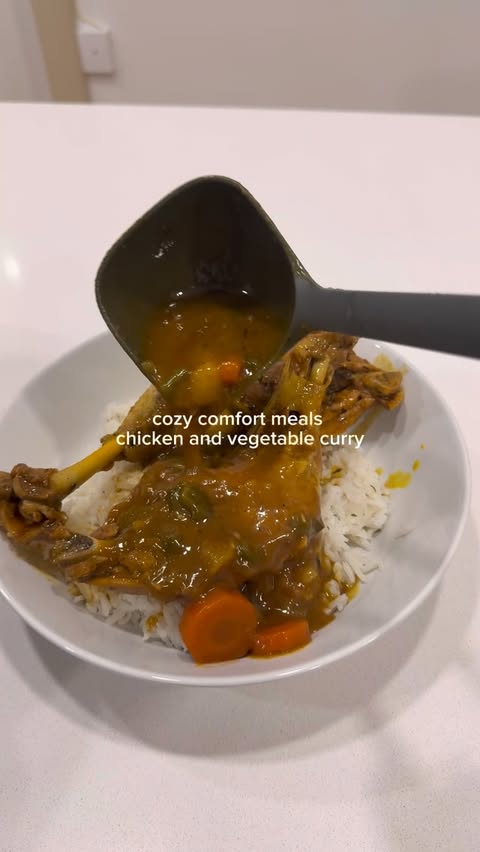 Instagram post by @cooksbya for Better Than Bouillon. Caption reads: [...] & Vegetable Curry made with....