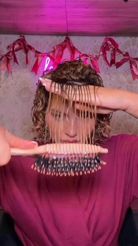 Instagram post by @manesbymell for BounceCurl. Caption reads: It’s called having the best of both worlds, you....