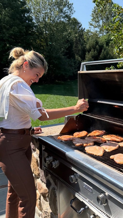 Instagram post by @daphneoz for WeightWatchers. Caption reads: sharing a few ways I like to stock my fridge &....