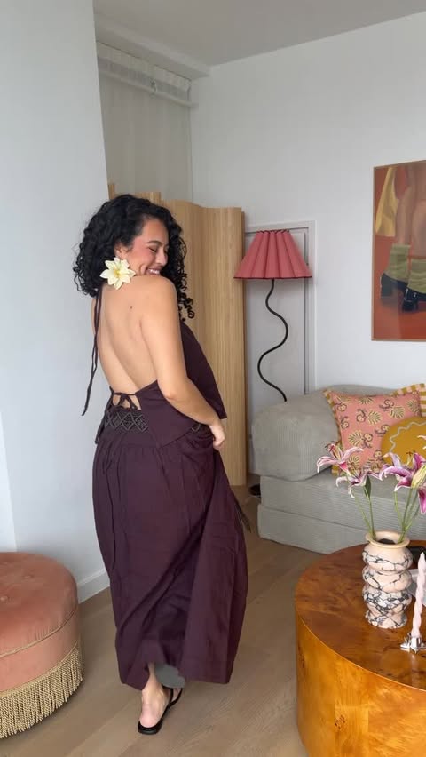 Instagram post by @sarita.cu for Free People. Caption reads: [...] only the effortless staples from @freepeople....