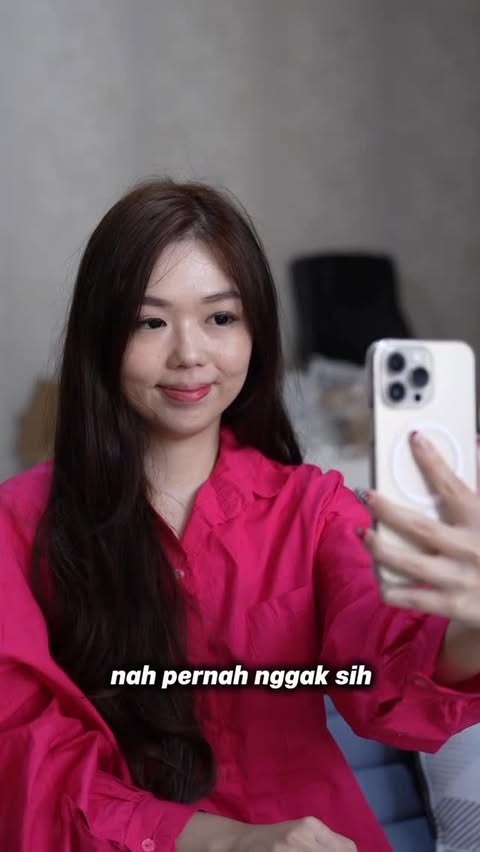 Instagram post by @ciacialimm for Smartfren. Caption reads: [...] penting internetnya nggak drama. Pakai....