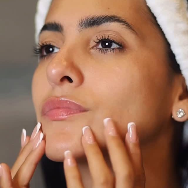 Instagram post by @jackyguzmanpty for Vichy Laboratoires. Caption reads: ✨ “Dicen que estoy saliendo con un colágeno… y....