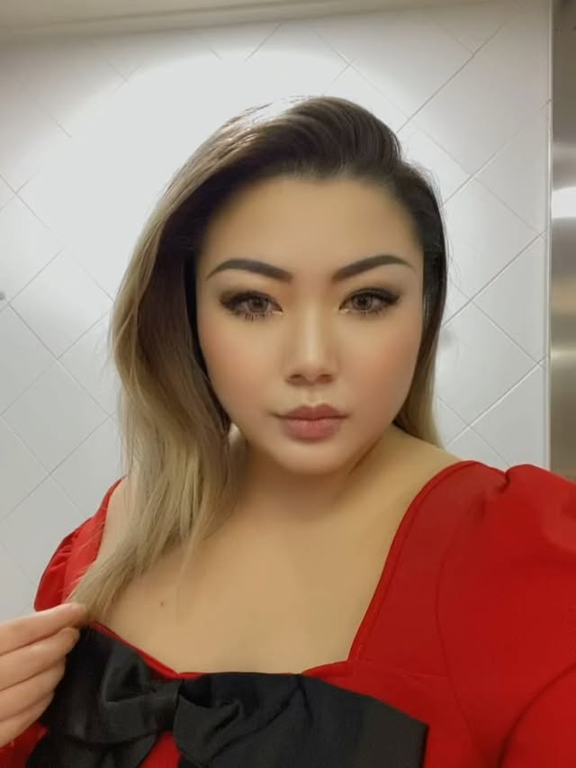 Instagram post by @6oldengirl for Toronto Life. Caption reads: 🎠In hindsight, there were fair shares of ups and....