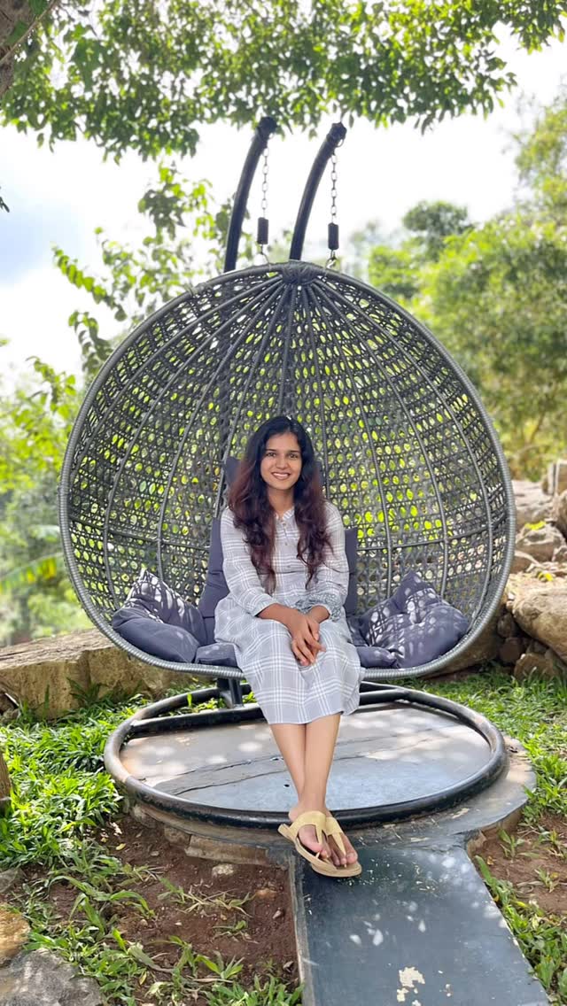 Instagram post by @_hariinii_ for Dr Sheths. Caption reads: Fragrance- 10/10🥹💗 Benefits - 10/10💃🏻

#ad....